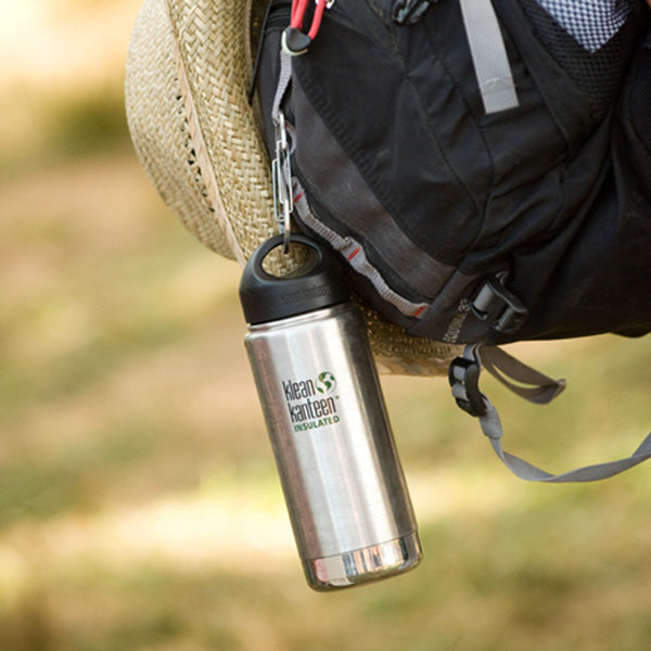 steel-s-biner-3-b2 carabiner_steel_bottle_backpack_lifestyle_dd4fef2d-f5d2-4f32-ac05-c706bd6b518e.jpg
