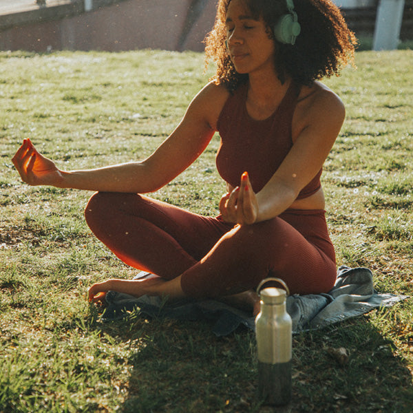 16oz-rise-reflect-with-bamboo-cap-g2 16oz_rise_reflect_yoga_park_headphones_square.jpg