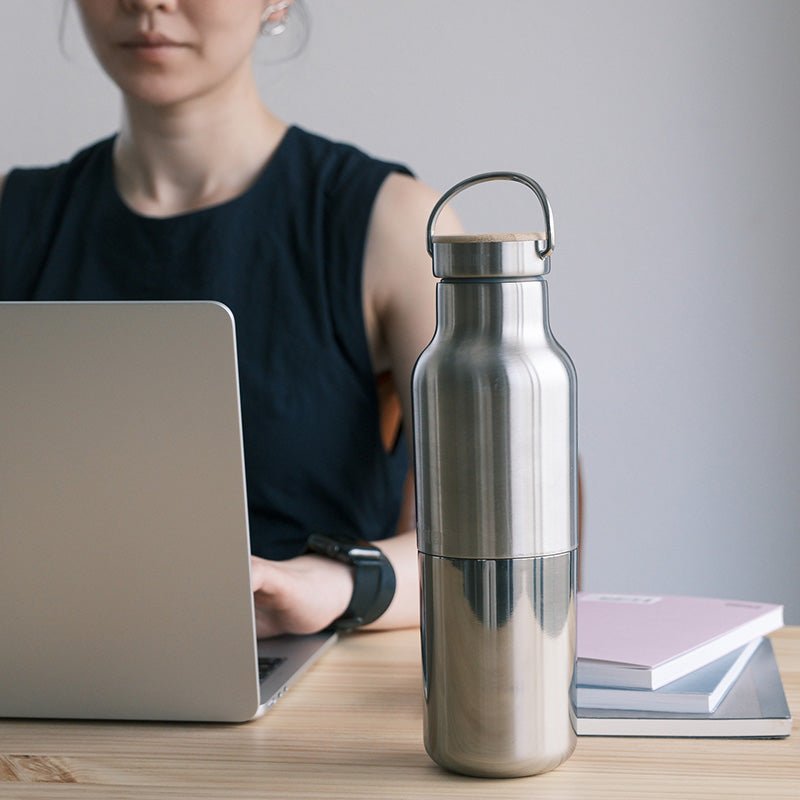 20oz-rise-reflect-with-bamboo-cap-m8 20oz_rise_reflect_desk_laptop_square.jpg