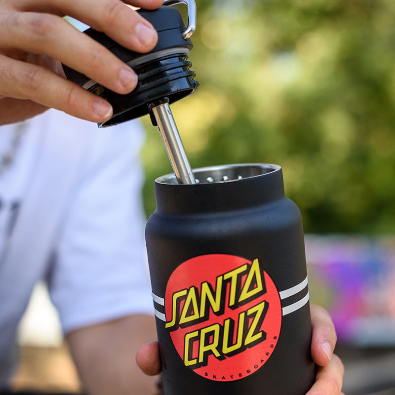 32oz-tkwide-with-twist-cap-santa-cruz-z2 32oz_tkwide_twist_water_bottle_santacruz_dot_lidoff_square.jpg