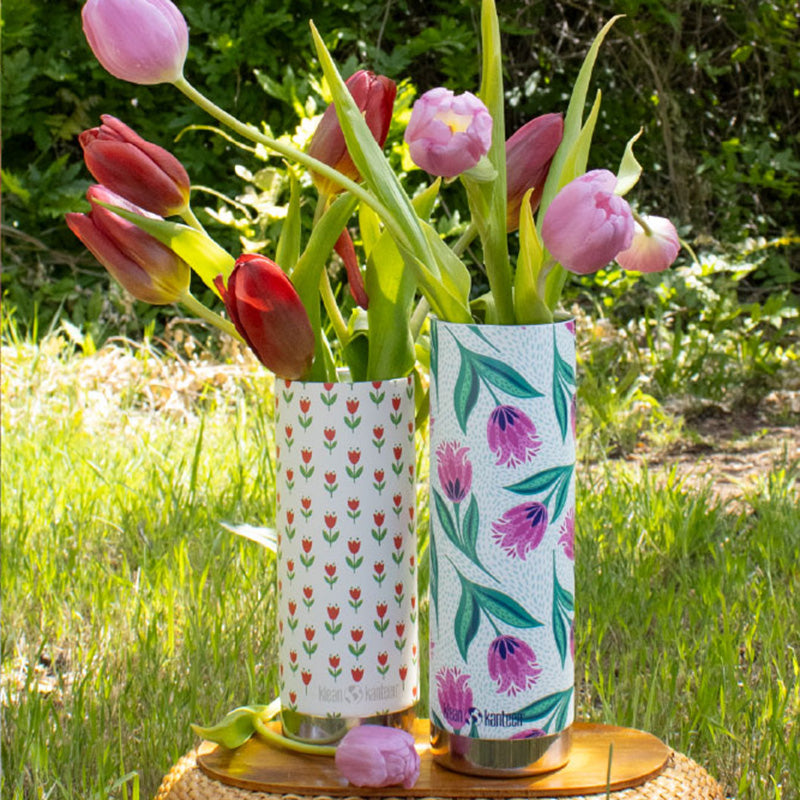 16oz-tkwide-with-cafe-red-tulips-b9 bottles_seasonal_spring_flowers_2_square.jpg