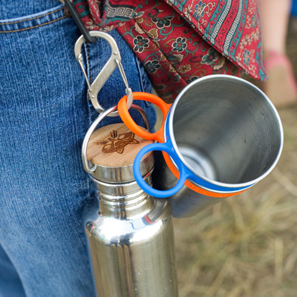 steel-s-biner-3-b2 carabiner_steel_clip_bottle_lifestyle_f9a2dad1-cd06-4894-b3ff-13476b2b5a87.jpg