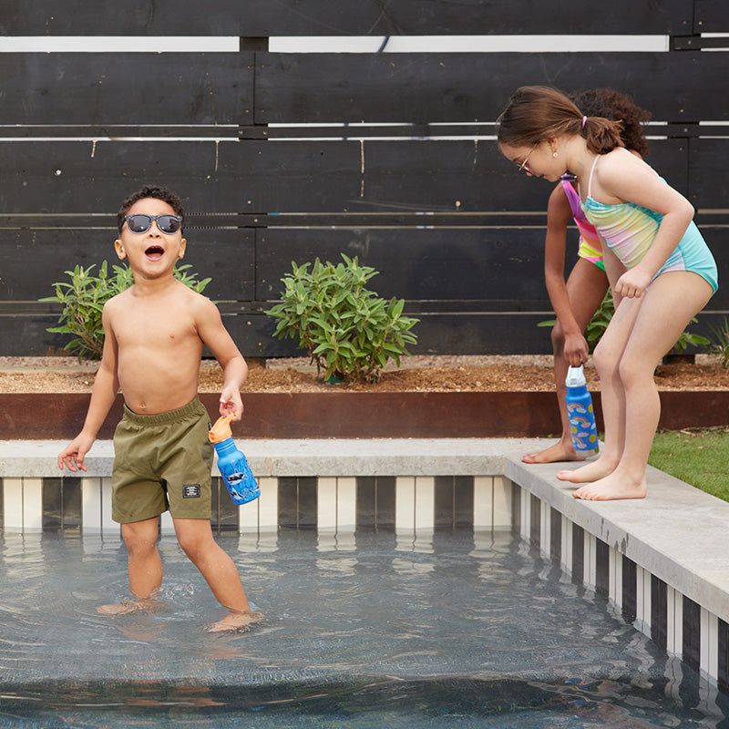 12oz-kid-s-classic-with-flip-seal-sport-cap-t1 kid_sport_flip_seal_12oz_boy_pool_square.jpg