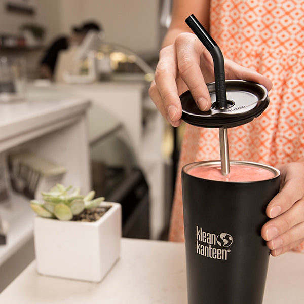 tumbler-straw-lid-with-straw-i7 steel_straw_smoothie-At-Counter-With-Lid_lifestyle_a071dbd2-9fd8-4eea-b04c-2a3732ff8612.jpg